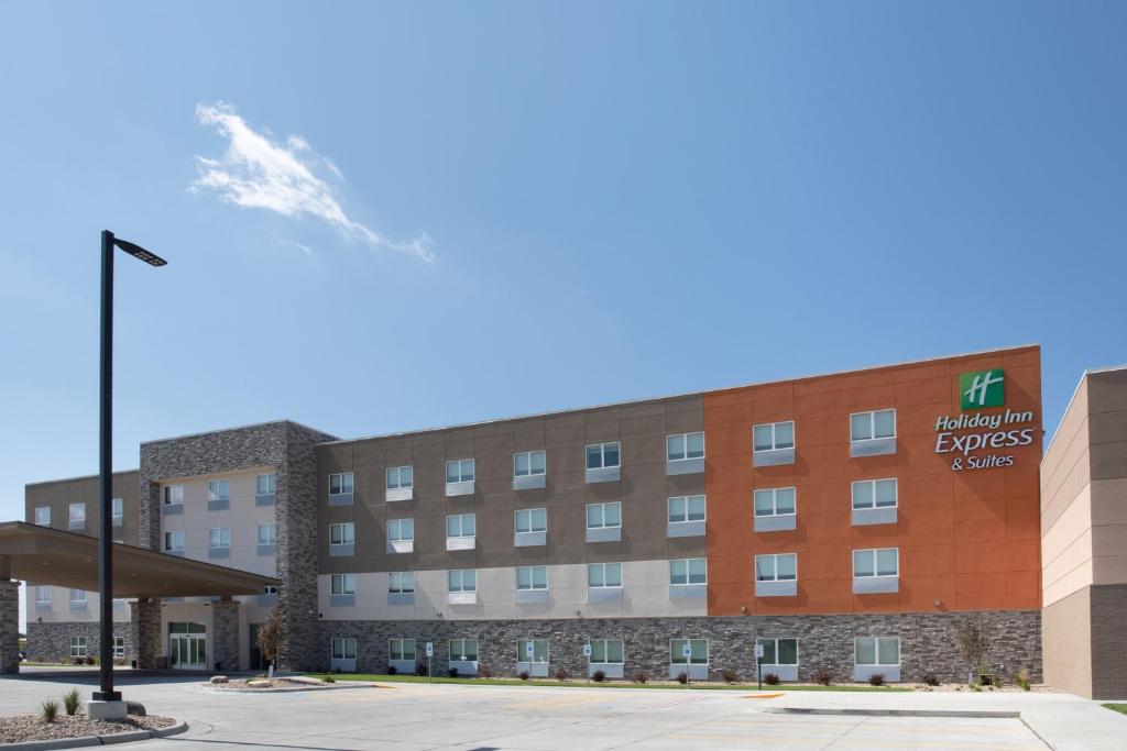 Holiday Inn Express & Suites - Dakota Dunes an IHG Hotel Main image 1